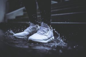 Weiße Sneaker