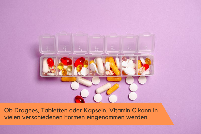 Eine Tablettenbox mit farbigen Tabletten und Kapseln.