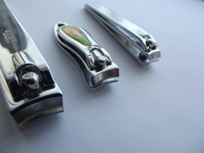3 Nagelknipser mit gebogenen Schneiden