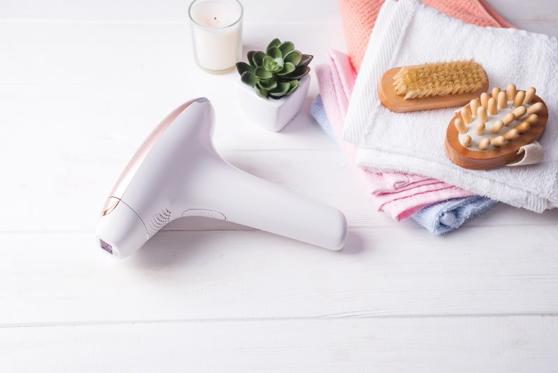 Beispielhaftes Modell für einen IPL Haarentferner für zuhause