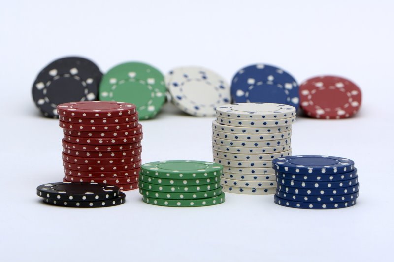 verschiedene Pokerchips verschiedenfarbige Pokerchips