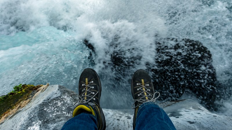 Leichte Wanderschuhe vor Wasser Leichte Wanderschuhe sind wasserabweisend