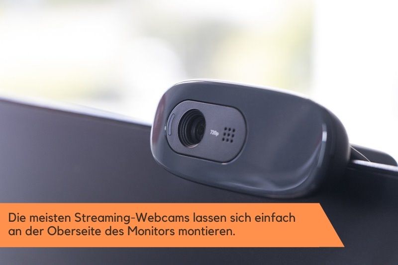 Streaming-Webcam befestigt an der Oberseite eines Monitors.